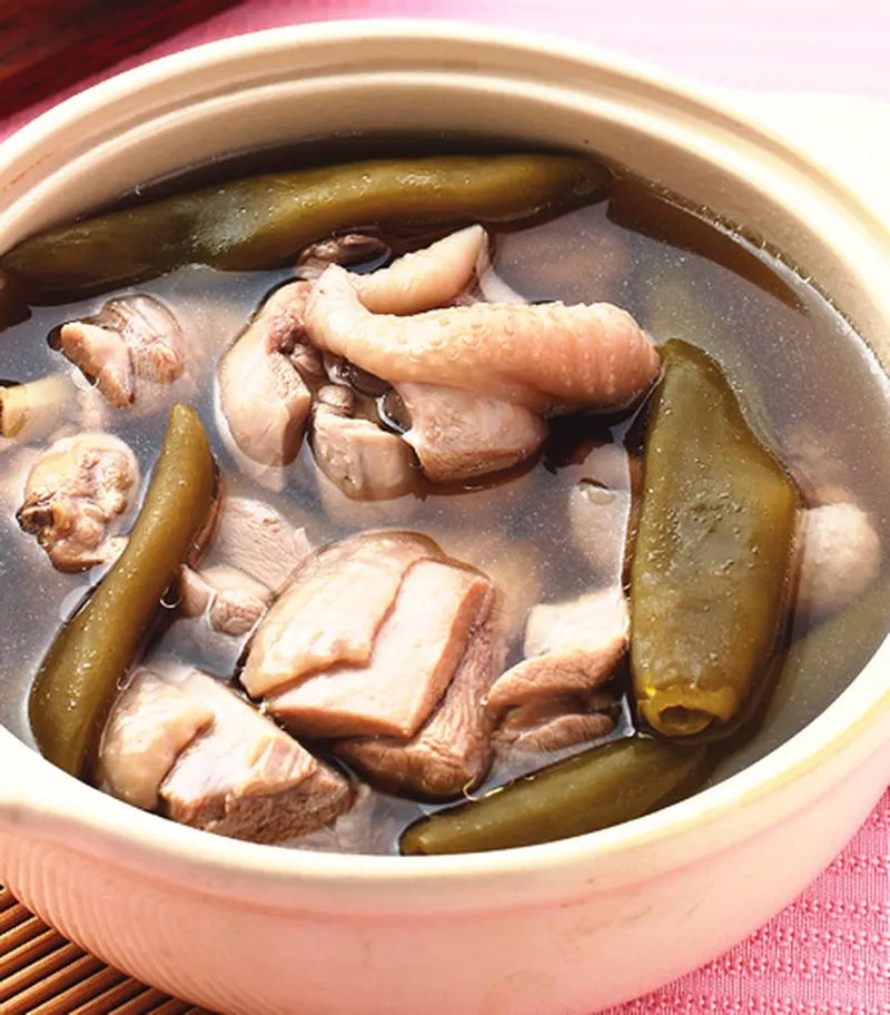 剝皮辣椒雞湯