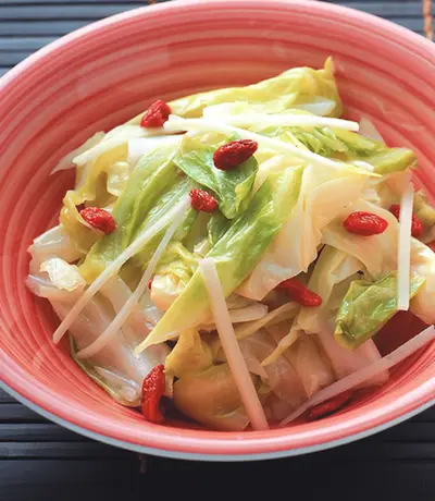 枸杞炒高麗菜