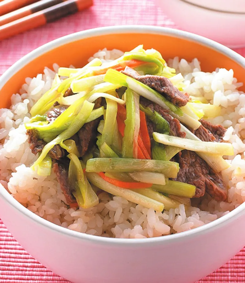 韭黃牛肉蓋飯