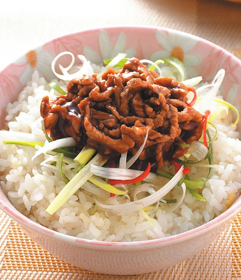 京醬肉絲蓋飯