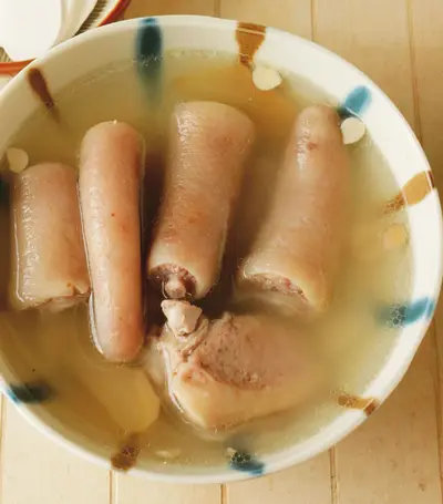 淮山杏仁豬尾湯