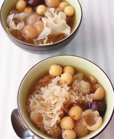 銀耳蓮子湯