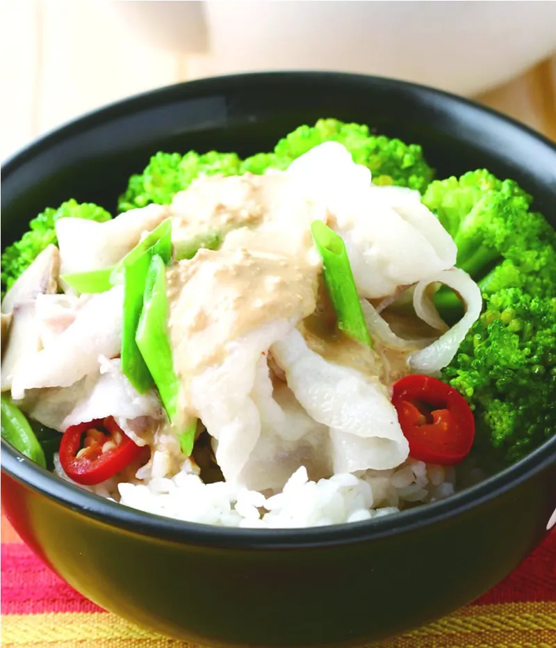 腐乳淋肉片飯