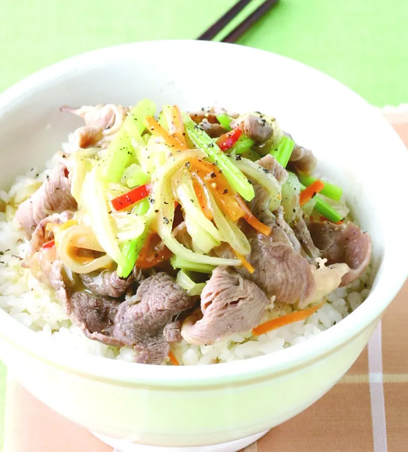 洋蔥炒牛肉飯