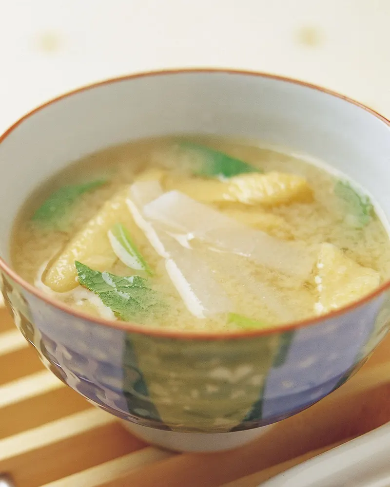 薄揚蘿蔔味噌湯