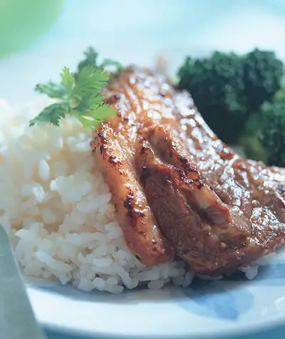 蒜味羊排烤肉飯
