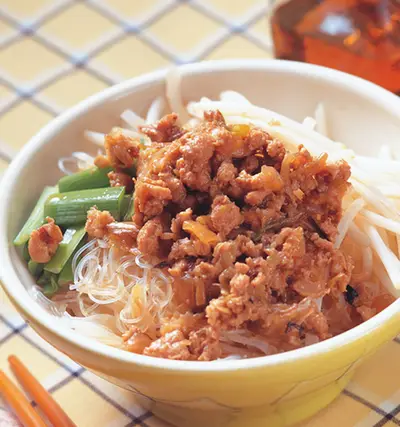 雞肉燥拌米粉
