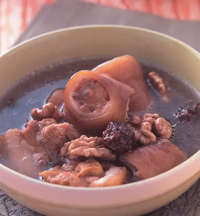 黑棗煲豬尾湯