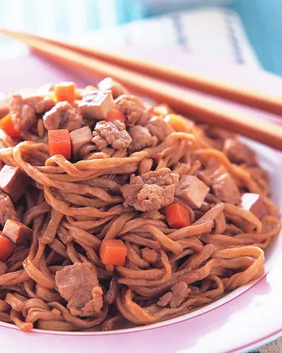 五香肉丁炆伊麵