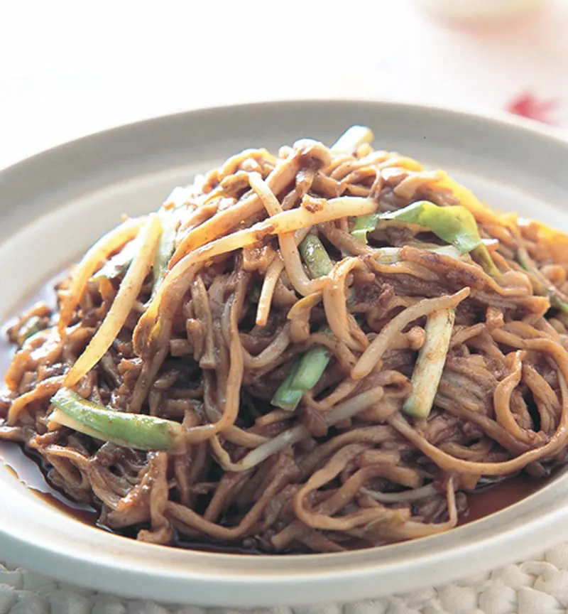 沙茶牛肉鬆炆伊麵