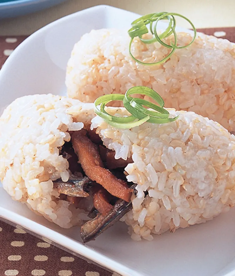 豆乾小魚飯糰