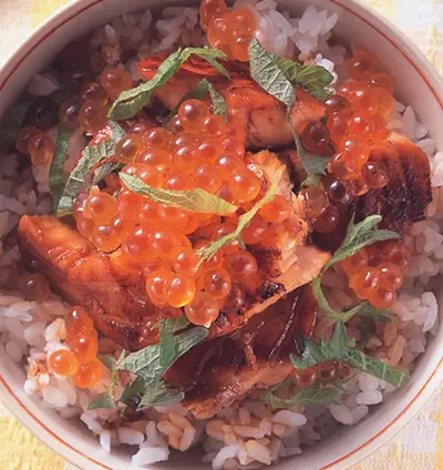 鮭魚親子丼
