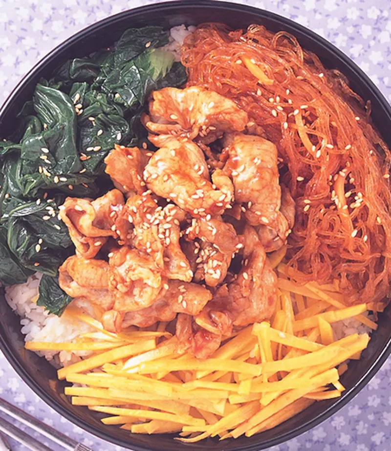 雞肉拌飯