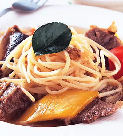 泰式牛肉義大利麵