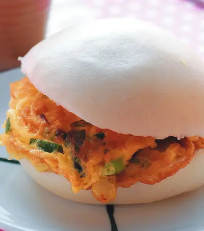 饅頭夾蛋