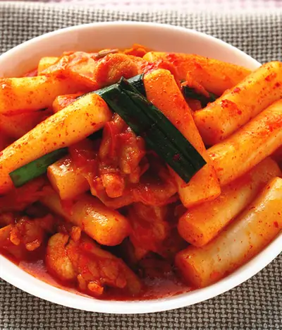 泡菜炒年糕