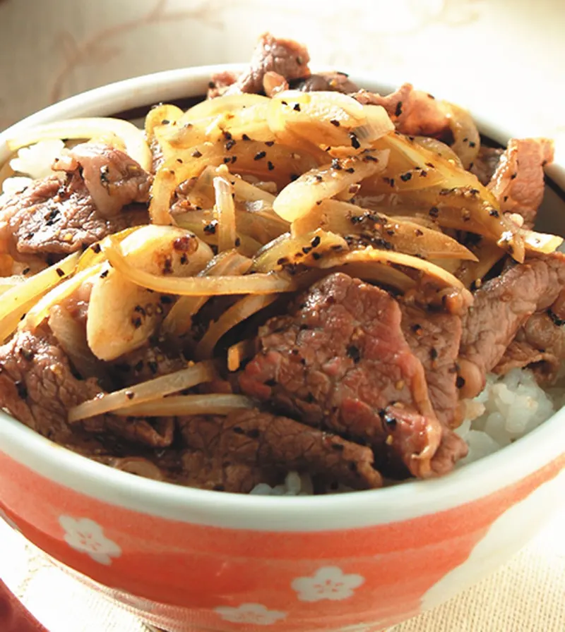 黑胡椒牛肉丼