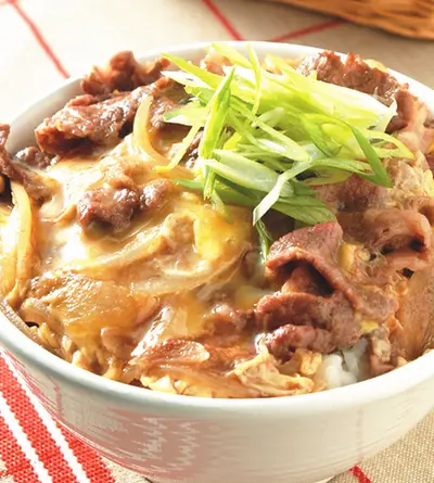滑蛋牛肉丼