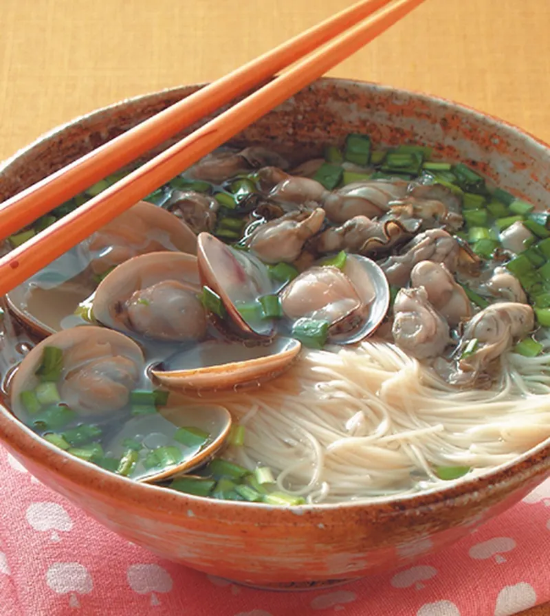 鮮蚵韭菜蚌麵線