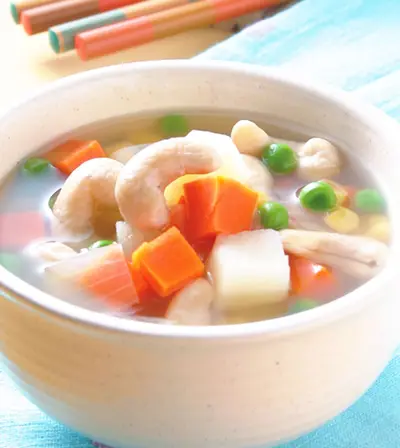 洋蔥豆仁腰果湯