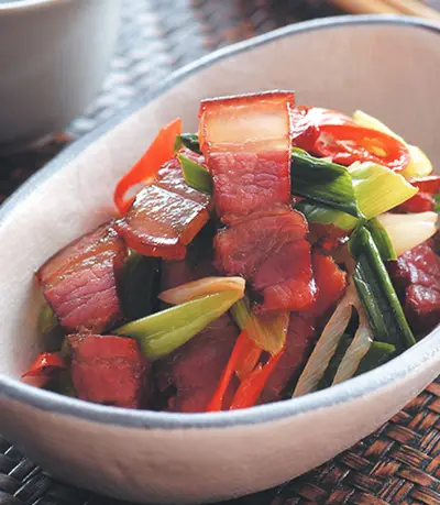 蒜苗炒臘肉(2)