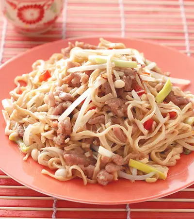 肉絲炆伊麵