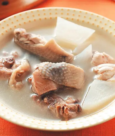 蘿蔔燉雞湯