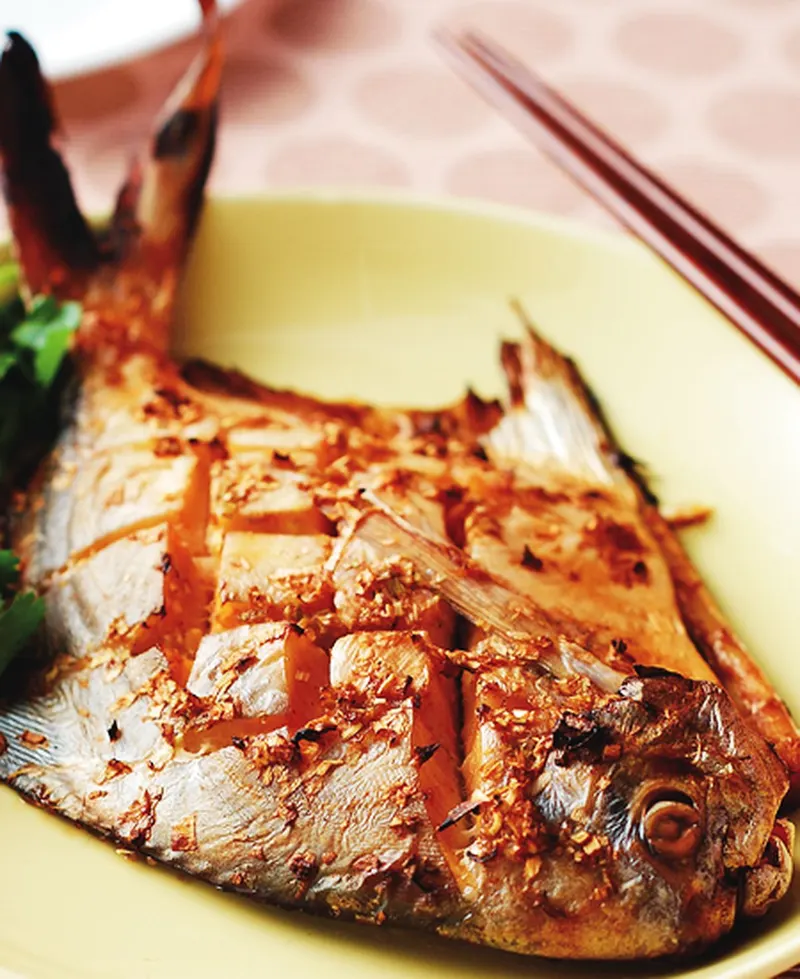 蔥烤白鯧魚