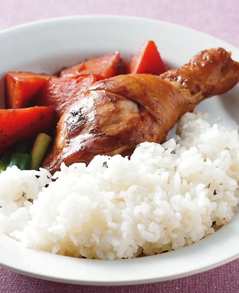 五香雞腿飯