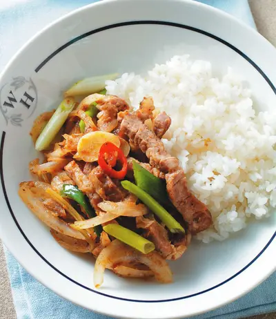 洋蔥炒鹹豬肉