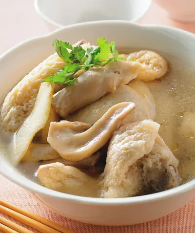 杏鮑菇竹笙雞湯