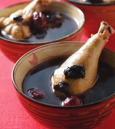 何首烏燉雞湯