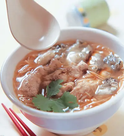 蚵仔肉羹麵線
