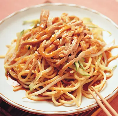 肉燥豆芽涼麵