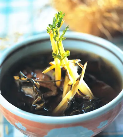 豬肝艾草湯