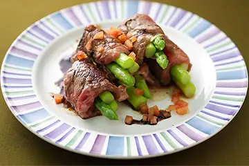 蘆筍牛肉捲佐葡萄酒醋
