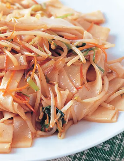 綠豆芽炒板條
