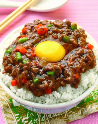 窩蛋牛肉蓋飯