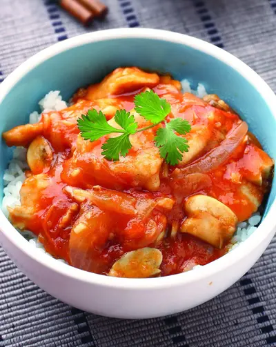 薑汁雞肉片蓋飯