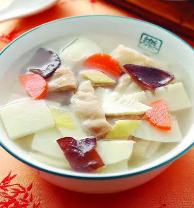 筍片豬肚湯