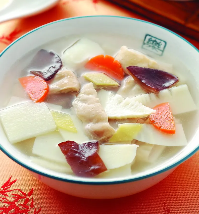筍片豬肚湯