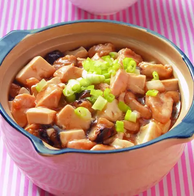 鹹魚雞粒豆腐煲(2)