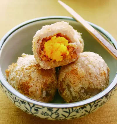 豆沙蛋黃芋丸