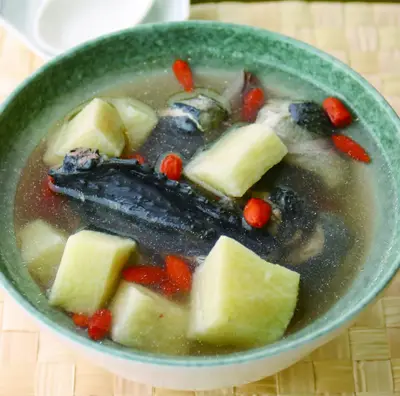 山藥烏骨雞湯