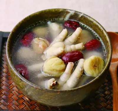 栗子紅棗煲鳯爪湯