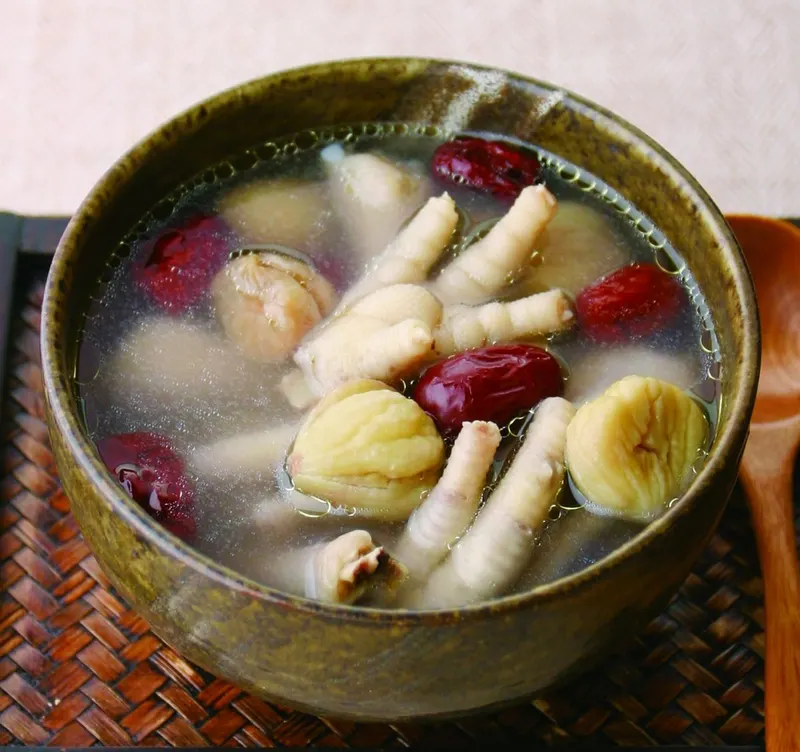 栗子紅棗煲鳯爪湯