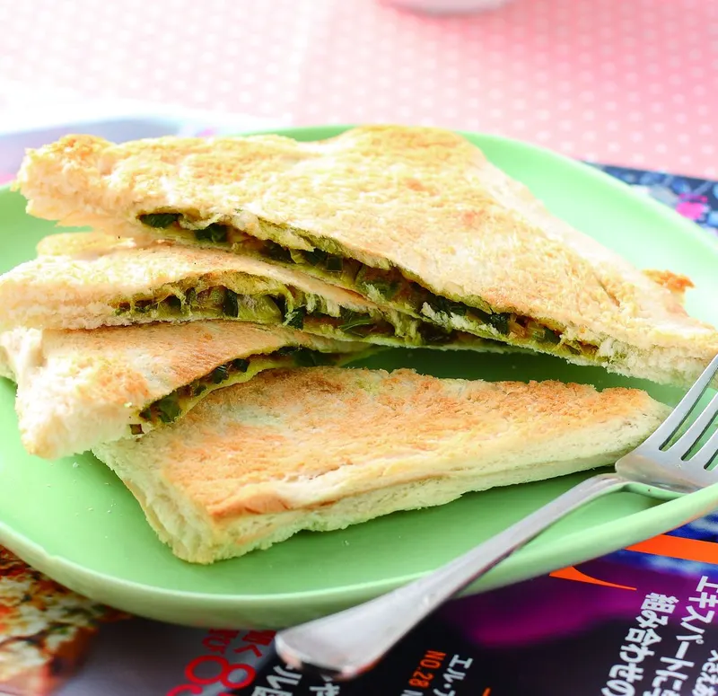 吐司烤咖哩蔥餅