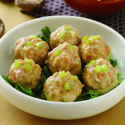 鮑菇蒸肉丸
