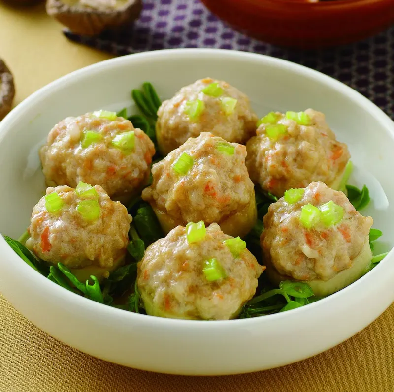 鮑菇蒸肉丸