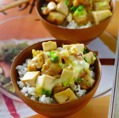鯛魚豆腐丁蓋飯